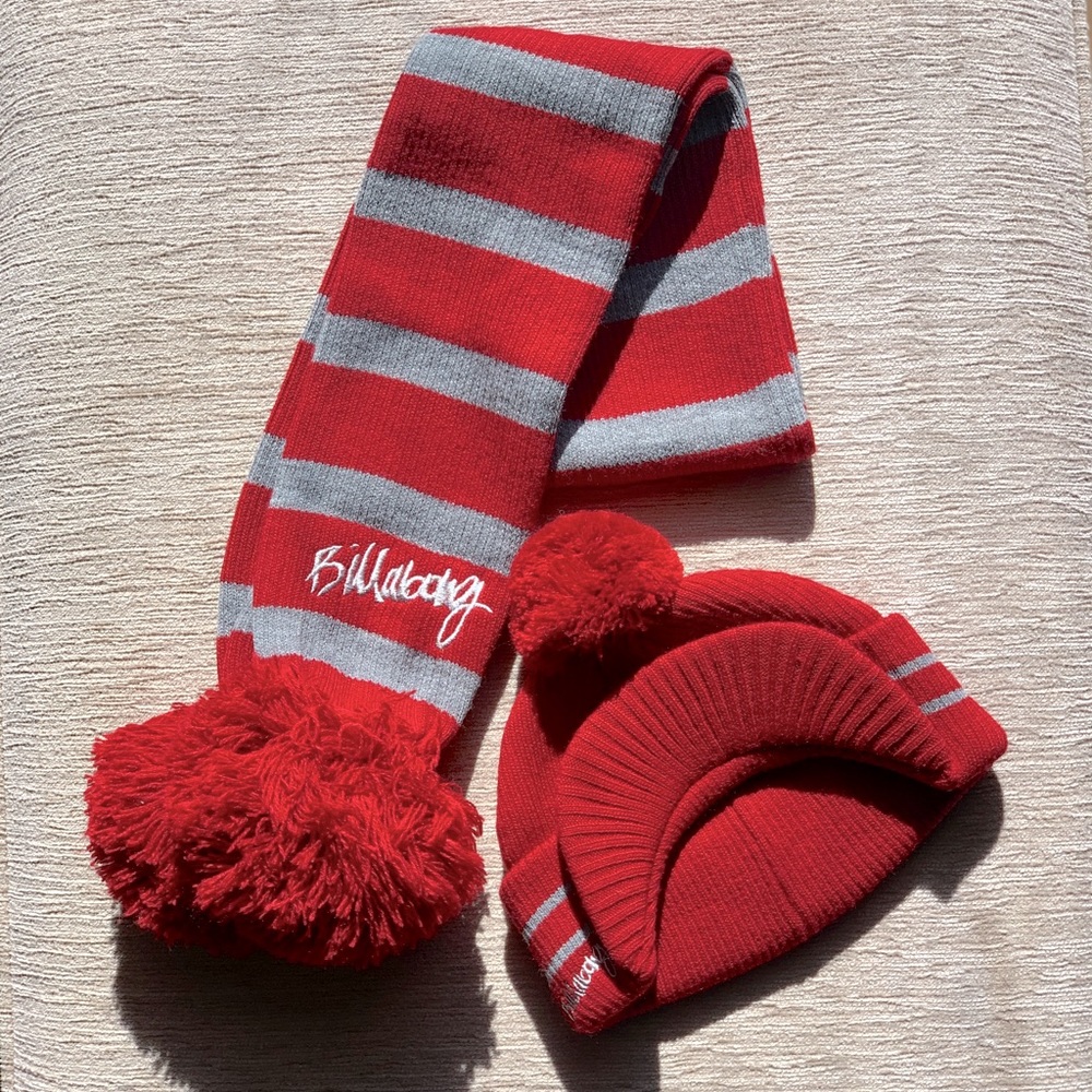NWOT Billabong Scarf and Beanie Set